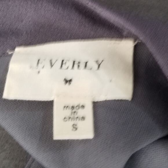 EVERLY grey dress with opening front and back collar with button closure in back - Picture 4 of 5